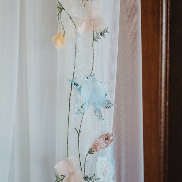 Tara Lauren Marigold Cathedral Veil - Picture 2 of 8